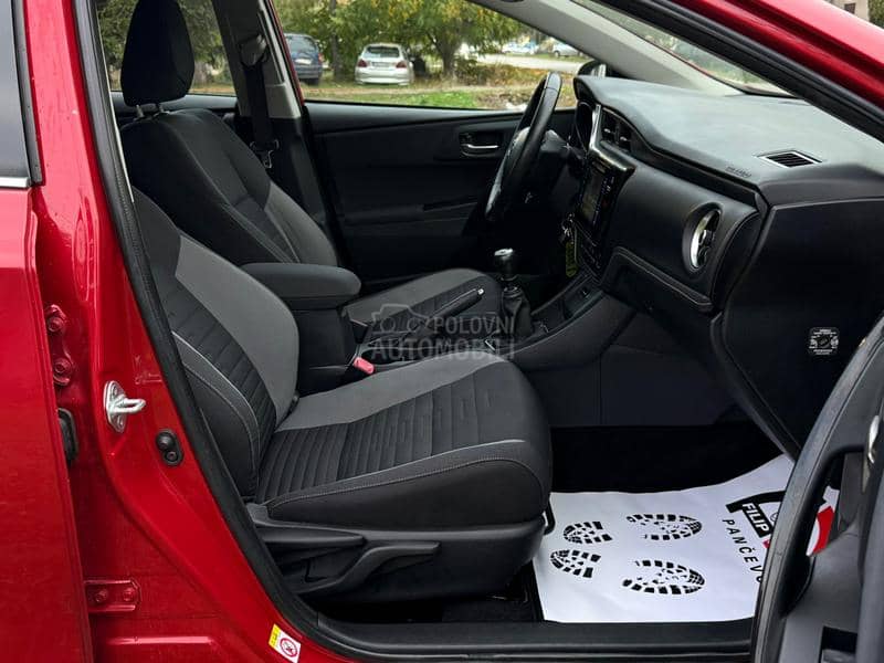 Toyota Auris 1.2b RESTAJL 120.000