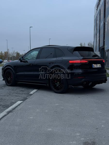 Porsche Cayenne E-HYBRID