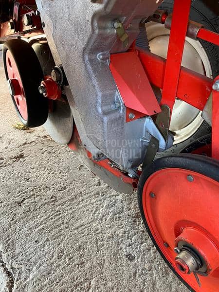 Kuhn Planter