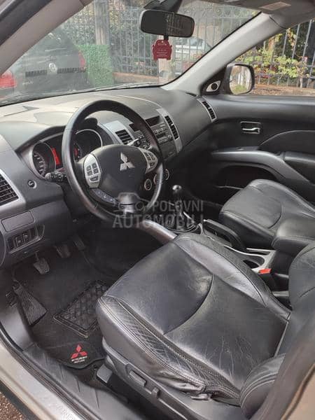 Mitsubishi Outlander 2.0DID INSTYLE