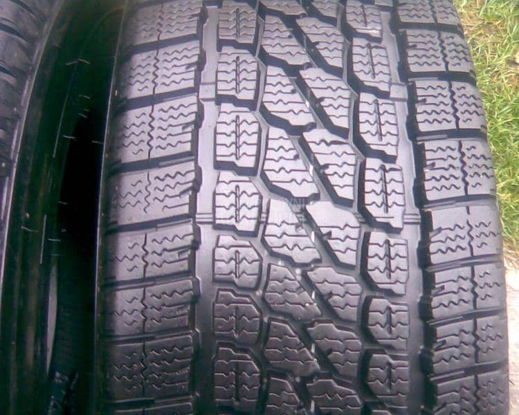 Firestone 235/65 R16 Zimska