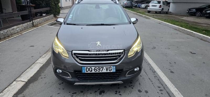 Peugeot 2008 1.2  PURETCH ALLURE