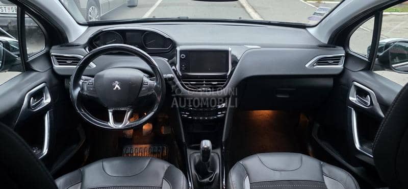 Peugeot 2008 1.2  PURETCH ALLURE