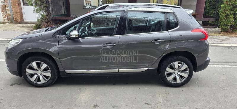 Peugeot 2008 1.2  PURETCH ALLURE