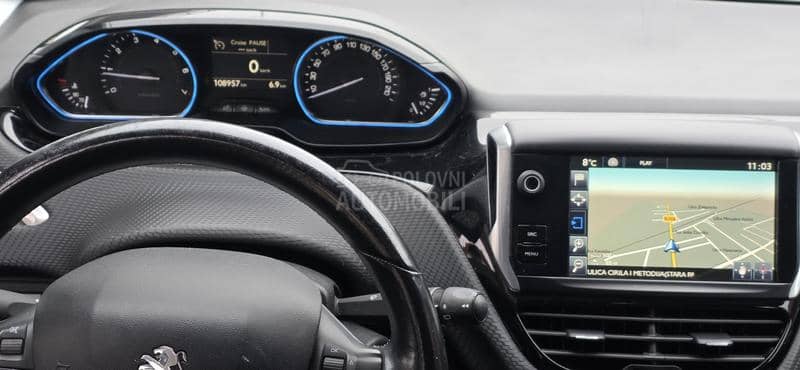 Peugeot 2008 1.2  PURETCH ALLURE