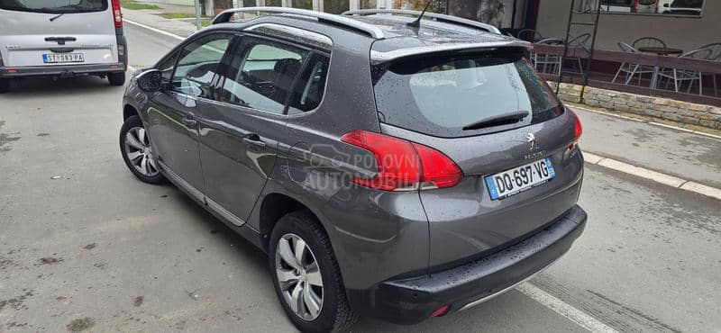 Peugeot 2008 1.2  PURETCH ALLURE