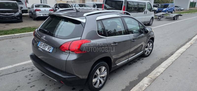 Peugeot 2008 1.2  PURETCH ALLURE