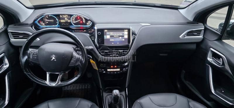 Peugeot 2008 1.2  PURETCH ALLURE