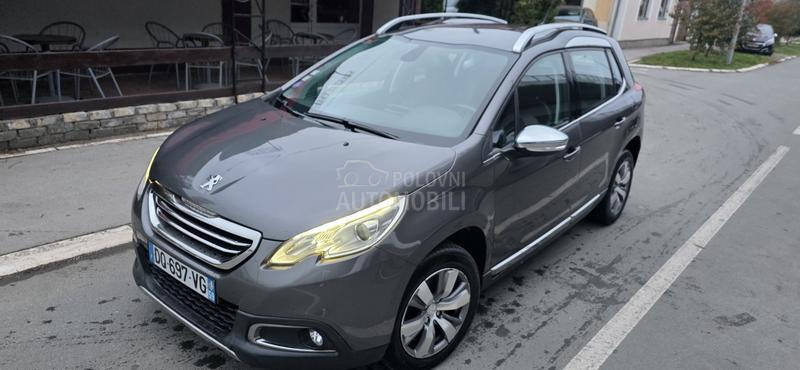 Peugeot 2008 1.2  PURETCH ALLURE