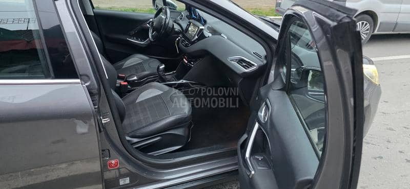Peugeot 2008 1.2  PURETCH ALLURE