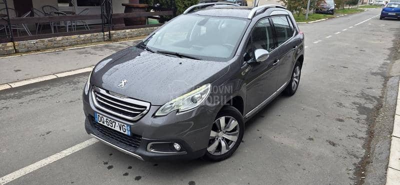 Peugeot 2008 1.2  PURETCH ALLURE