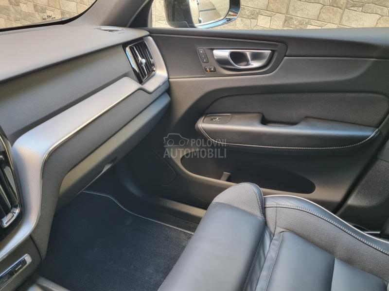 Volvo XC60 B5 Awd R-design