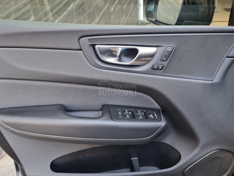 Volvo XC60 B5 Awd R-design