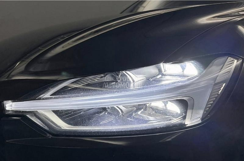 Volvo XC60 B5 Awd R-design