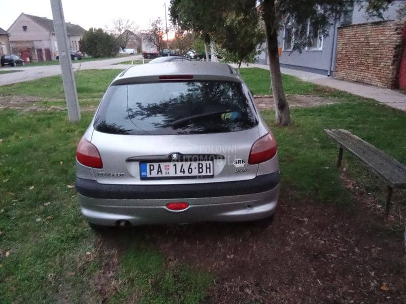 Peugeot 206 1.4 -