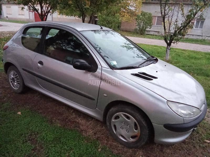 Peugeot 206 1.4 -
