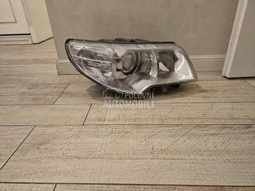 Desni xenon far za Škoda Superb od 2008. do 2015. god.