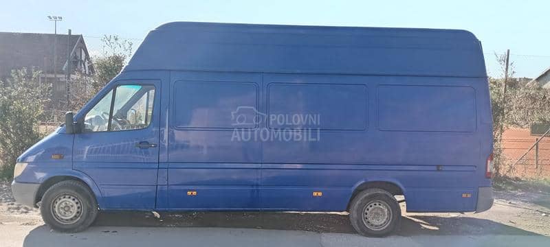 Mercedes Benz Sprinter 318