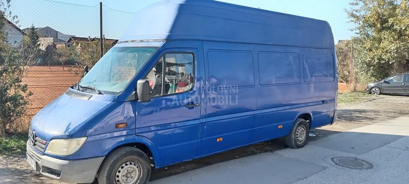 Mercedes Benz Sprinter 318