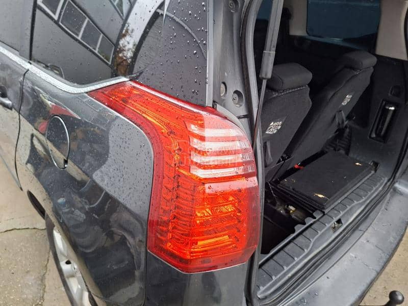 Peugeot 5008 16ehdi 2012. god. -  kompletan auto u delovima