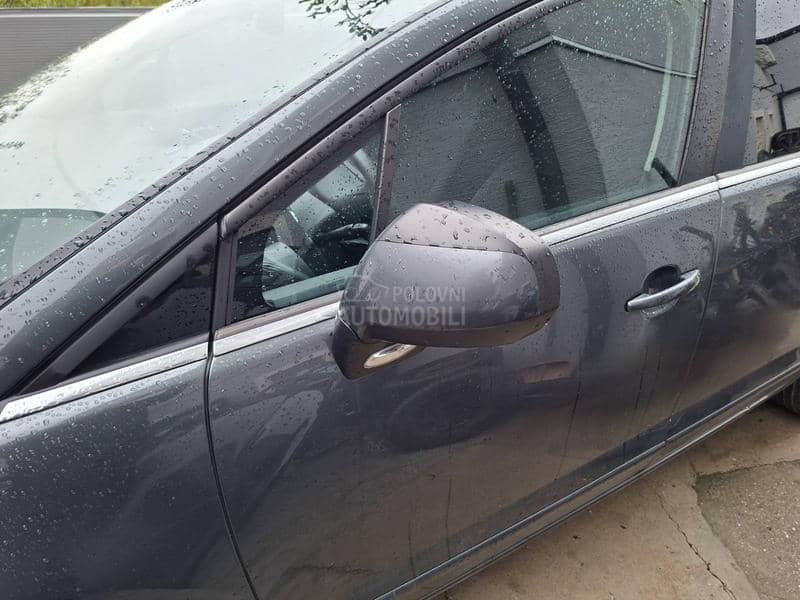 Peugeot 5008 16ehdi 2012. god. -  kompletan auto u delovima