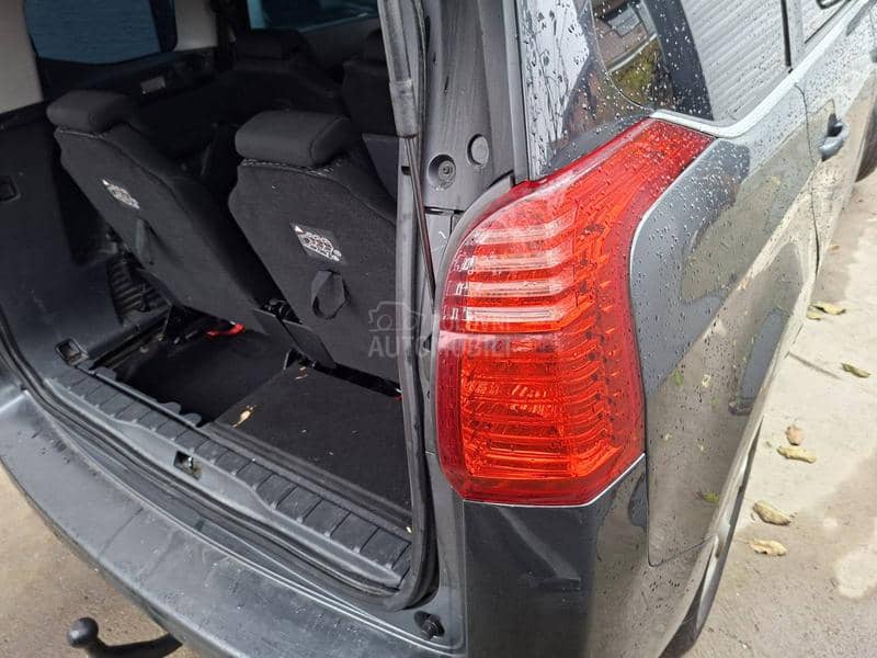 Peugeot 5008 16ehdi 2012. god. -  kompletan auto u delovima