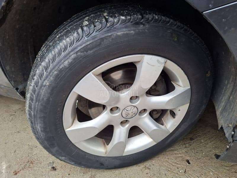 Peugeot 5008 16ehdi 2012. god. -  kompletan auto u delovima