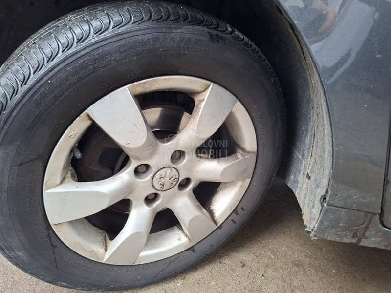 Peugeot 5008 16ehdi 2012. god. -  kompletan auto u delovima