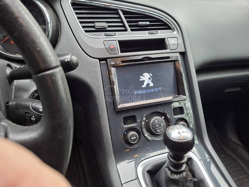 Peugeot 5008 16ehdi 2012. god. -  kompletan auto u delovima