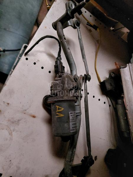prednji motor brisaca
