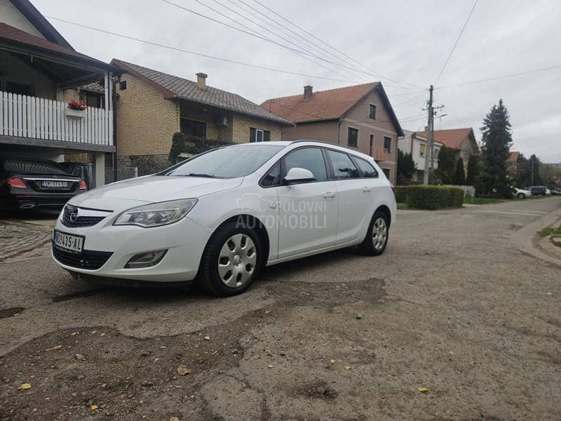 Opel Astra J 1.7 cdti