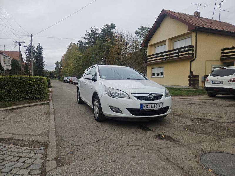 Opel Astra J 1.7 cdti