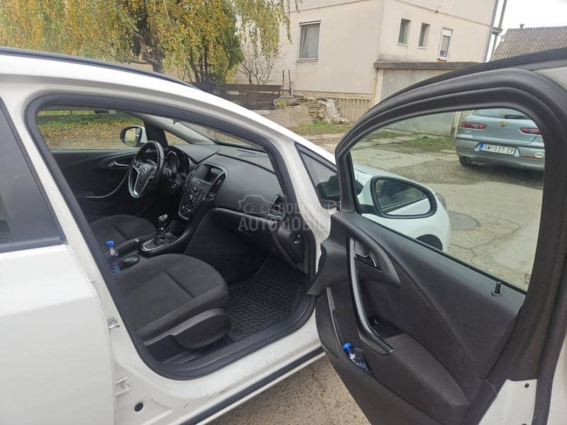 Opel Astra J 1.7 cdti
