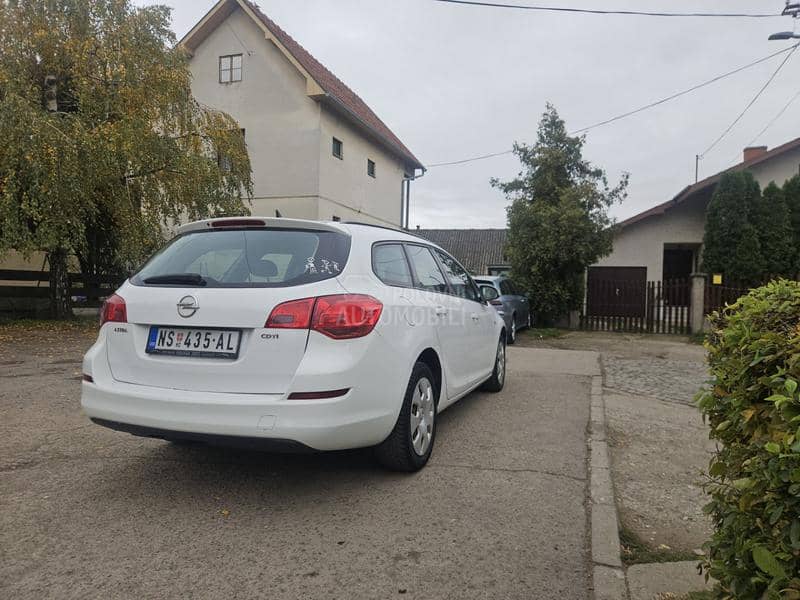 Opel Astra J 1.7 cdti