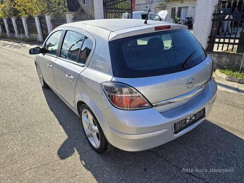 Opel Astra H a u t o m a t i k