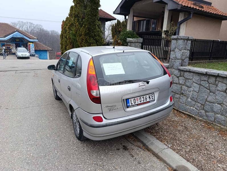 Nissan Almera Tino 