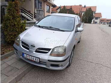 Nissan Almera Tino 