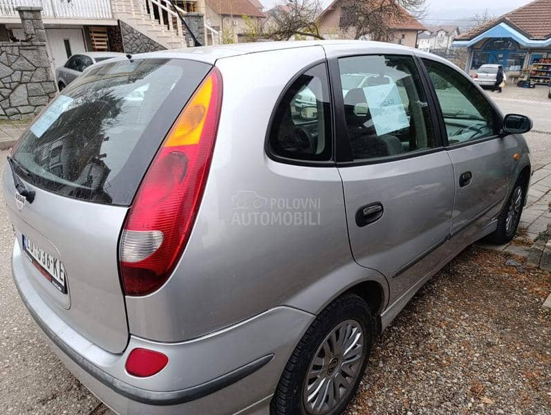 Nissan Almera Tino 