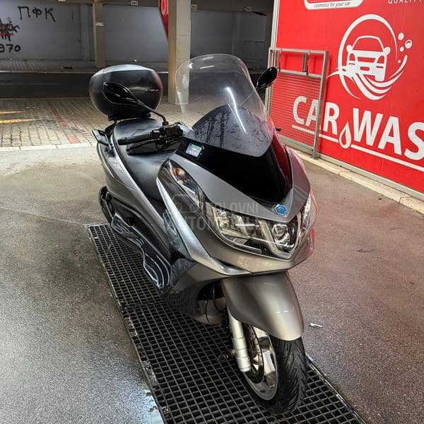 Piaggio X10
