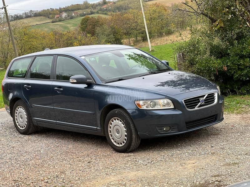 Volvo V50 
