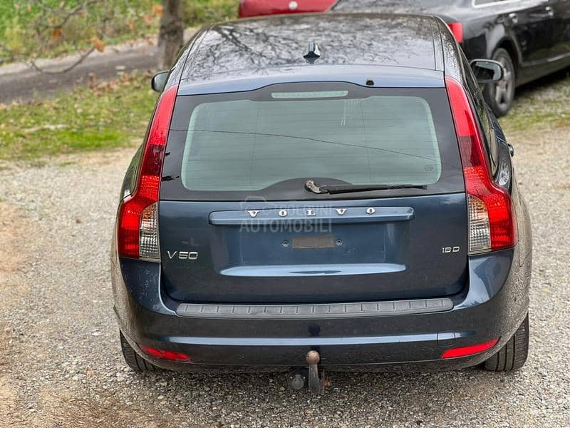 Volvo V50 