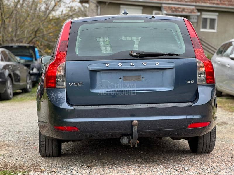 Volvo V50 