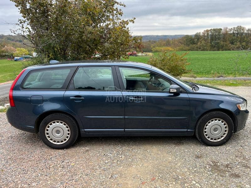 Volvo V50 