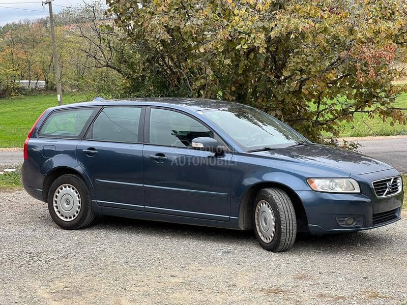 Volvo V50 