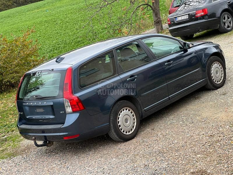 Volvo V50 