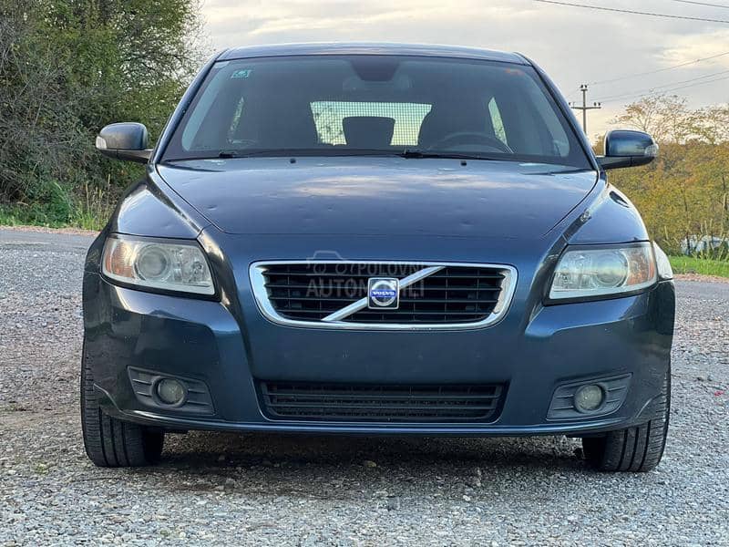 Volvo V50 