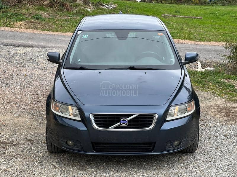 Volvo V50 