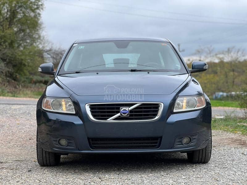Volvo V50 