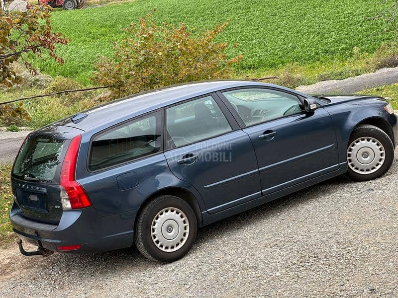Volvo V50 