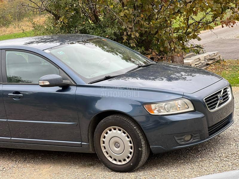 Volvo V50 